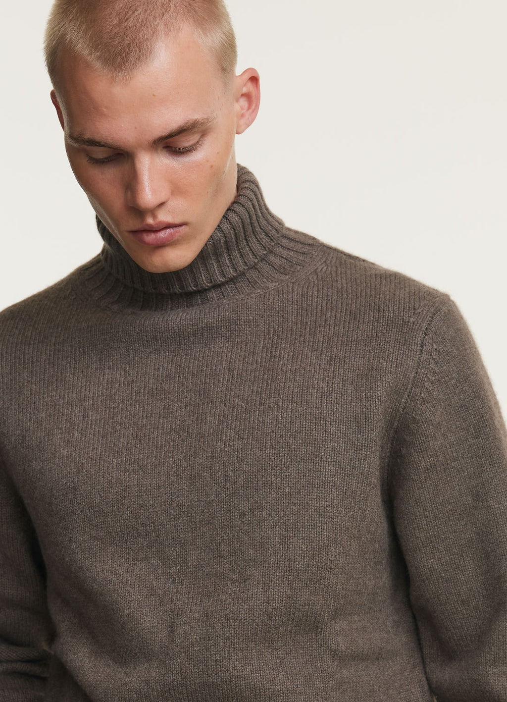 Brown Turtleneck – ARASON